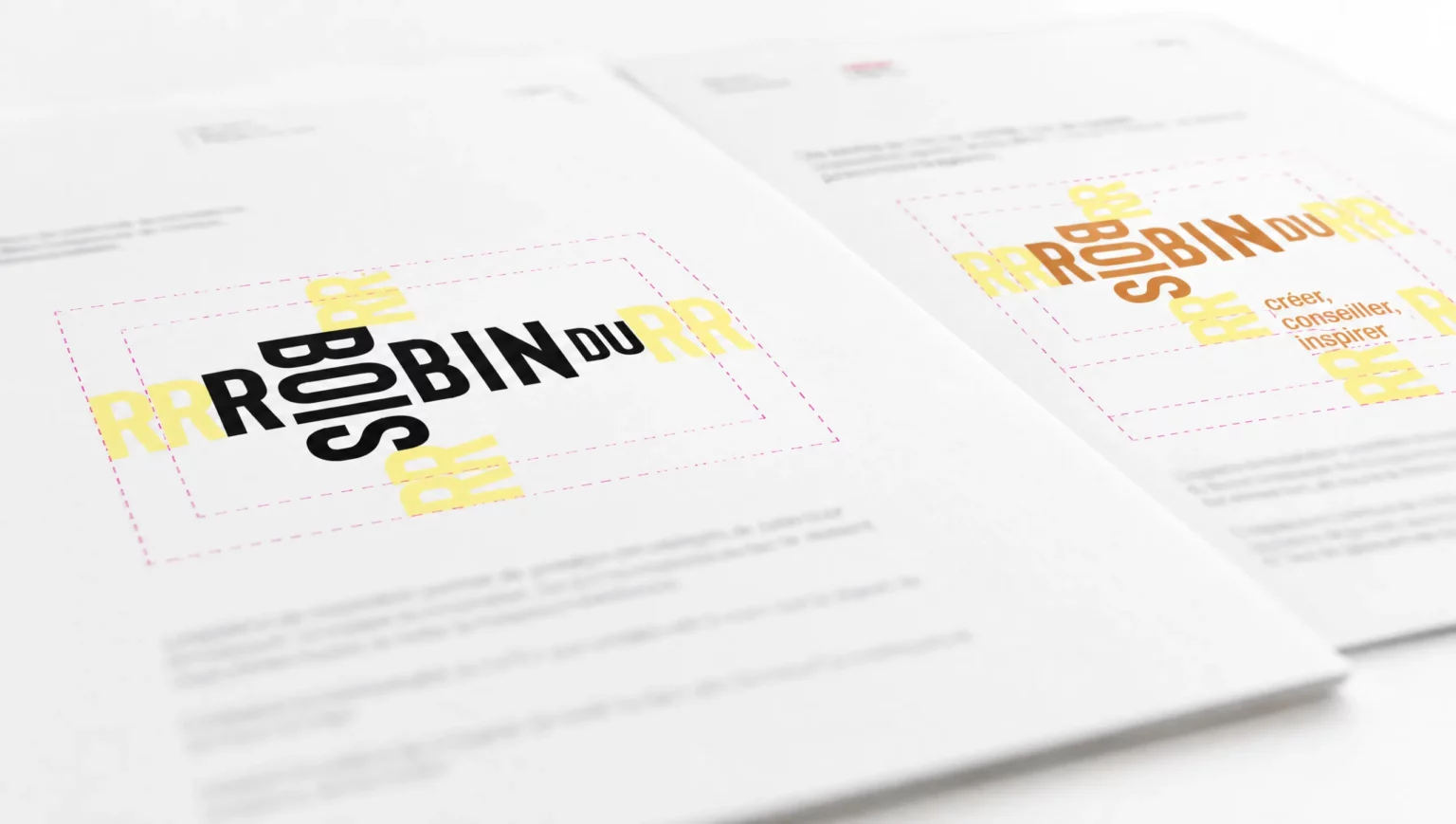 Pages de la charte graphique de Robin du Bois: la zone de protection autour du logo est mesurée en lettres R, sur la version noire et sur la version orange avec la signature créer, conseiller, inspirer
